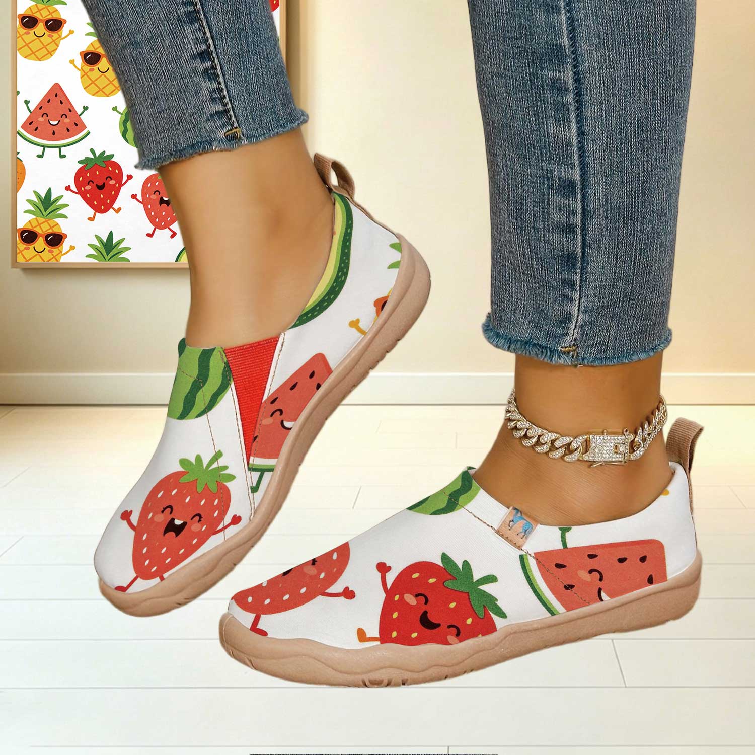 女性用ワイドトゥボックスかわいい漫画フルーツプリントスリッポ - Women'S Shoes With Wide Toe Box のレビューと価格