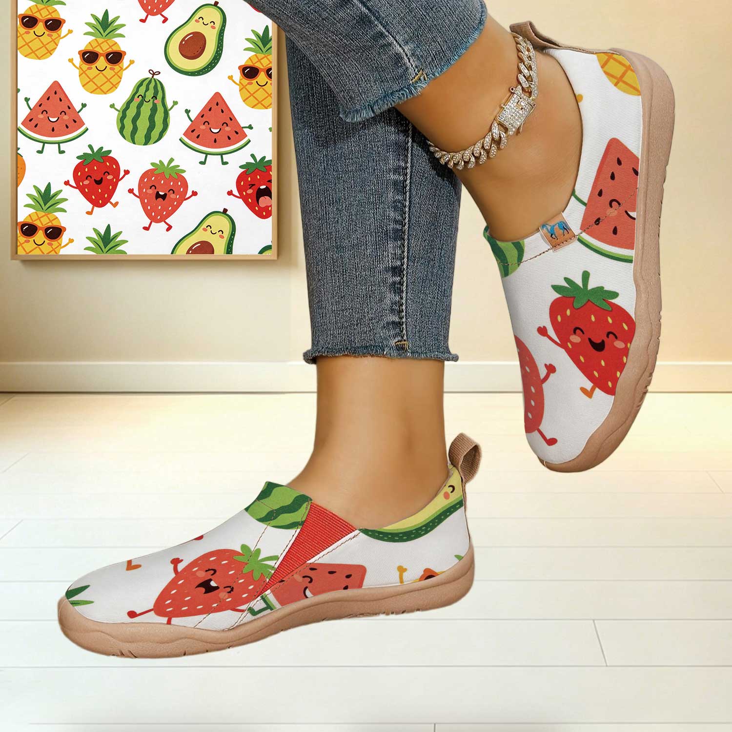女性用ワイドトゥボックスかわいい漫画フルーツプリントスリッポ - Women'S Shoes With Wide Toe Box のレビューと価格