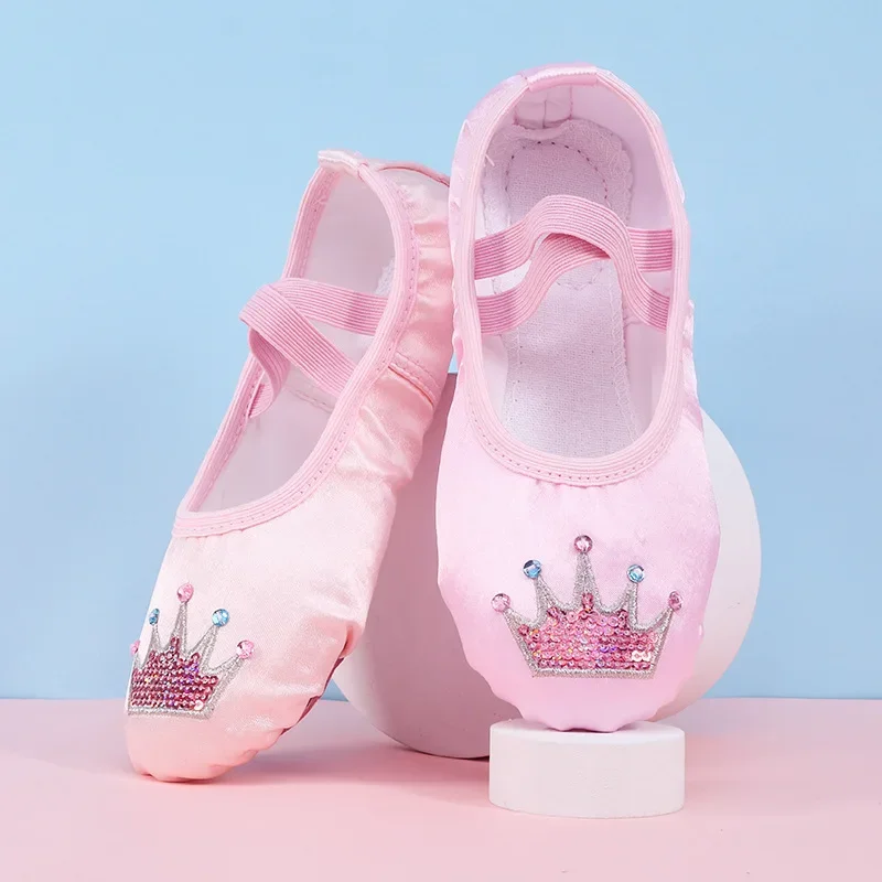 子供のダンスシューズソフトソール練習猫の爪サテン刺繍バレエボ - Women'S Xc Shoes のレビューと価格