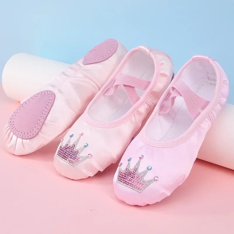 子供のダンスシューズソフトソール練習猫の爪サテン刺繍バレエボ - Women'S Xc Shoes のレビューと価格