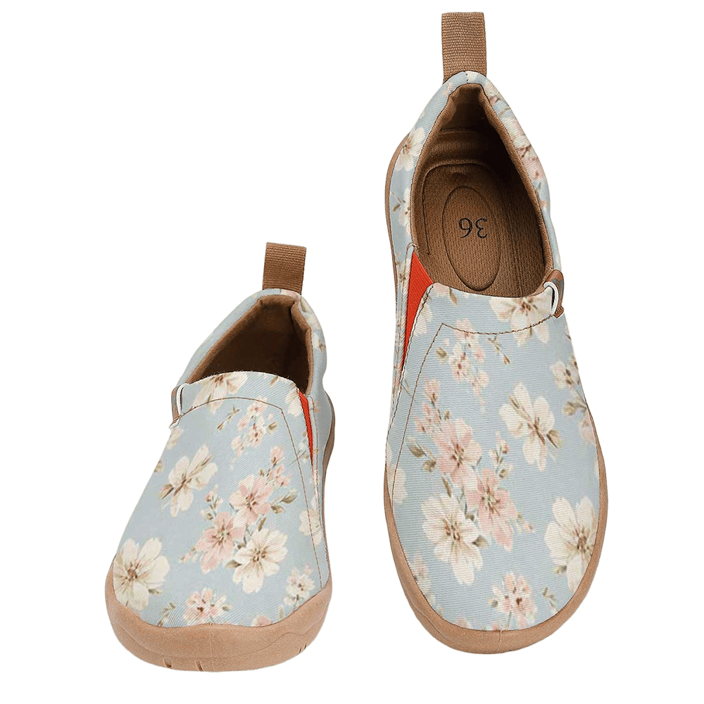 女性用ワイドトゥボックスライトブルー桜花柄スリッポンシューズ - Women'S Shoes With Wide Toe Box のレビューと価格