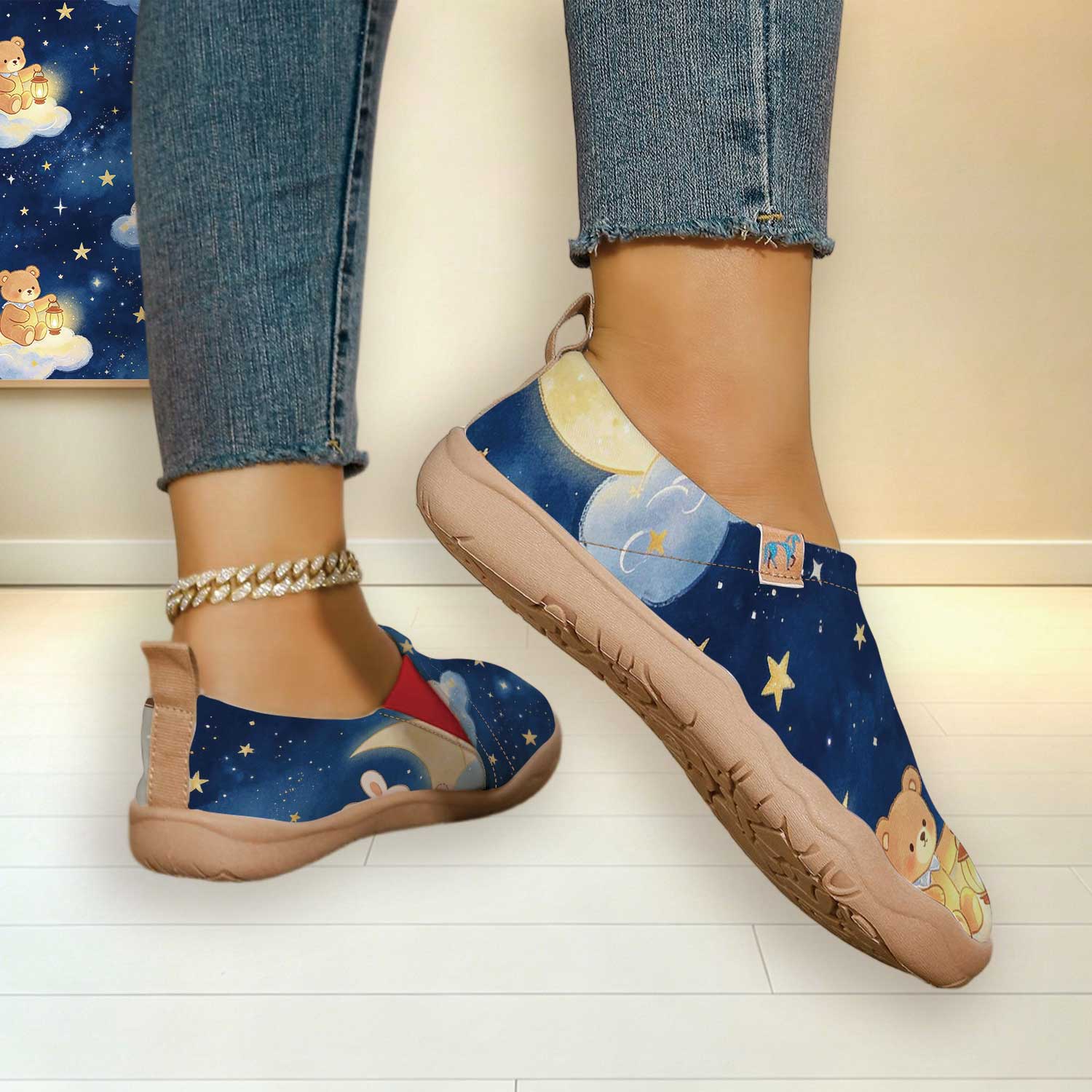 女性用ワイドトゥボックス星空月クマウサギ漫画プリントスリッポ - Women'S Shoes With Wide Toe Box のレビューと価格
